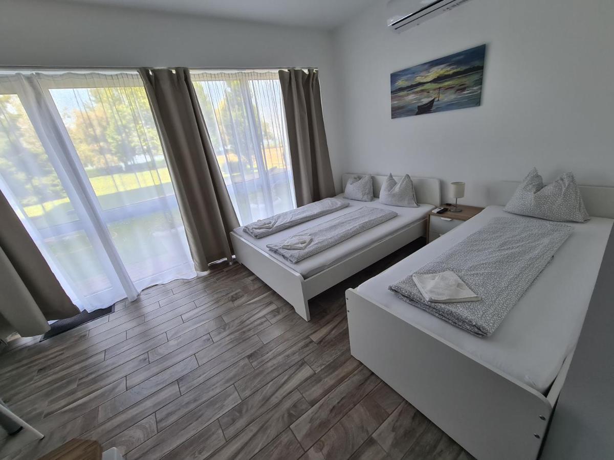 Surman Apartmanok Siofok Ngoại thất bức ảnh