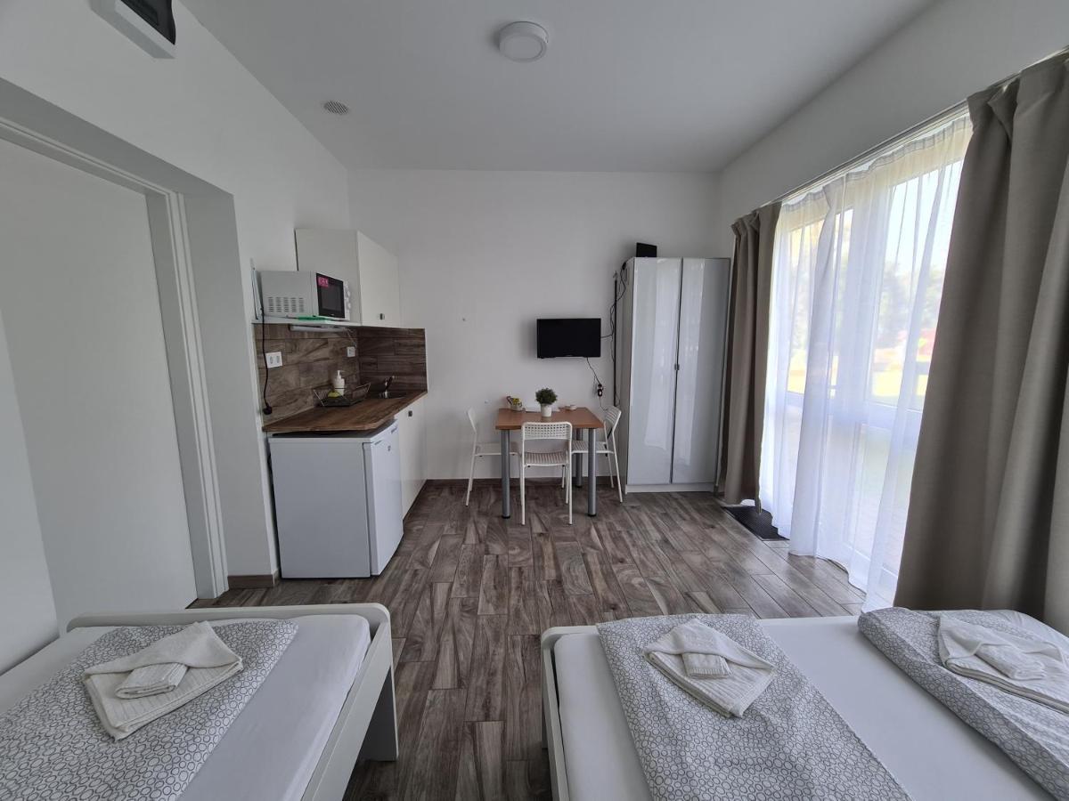 Surman Apartmanok Siofok Ngoại thất bức ảnh